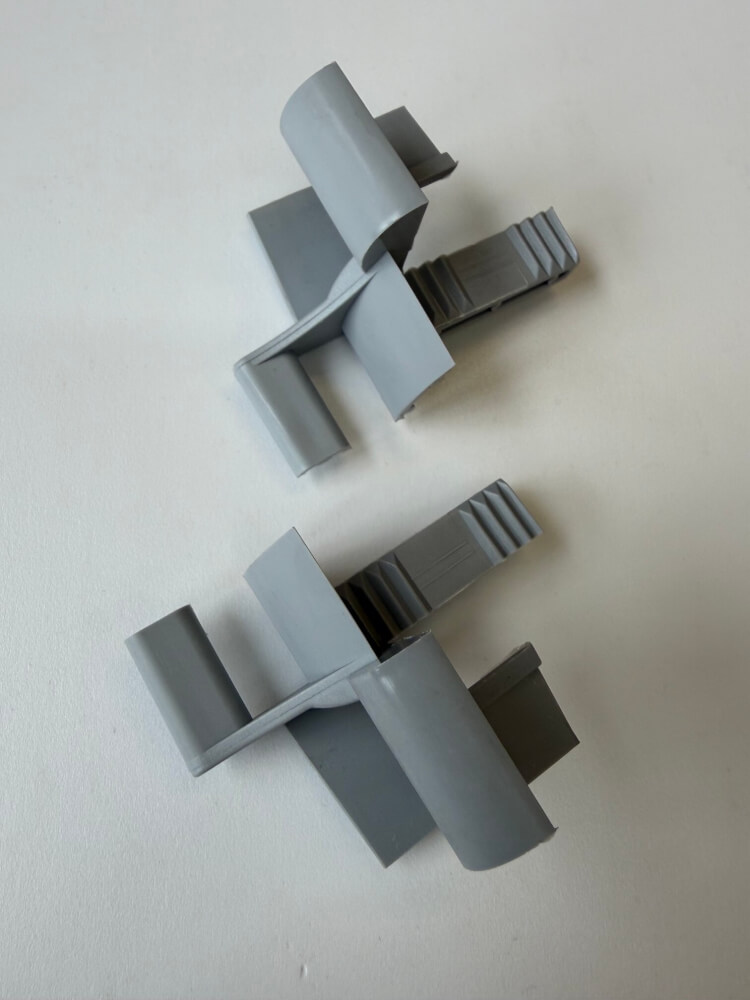 Einlauftrichter für ALU Rollladenführung – grau - MINI 53 x 22mm (Paar) – Bild 5