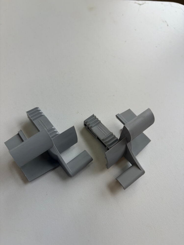 Einlauftrichter für ALU Rollladenführung – grau - MINI 53 x 22mm (Paar) – Bild 2